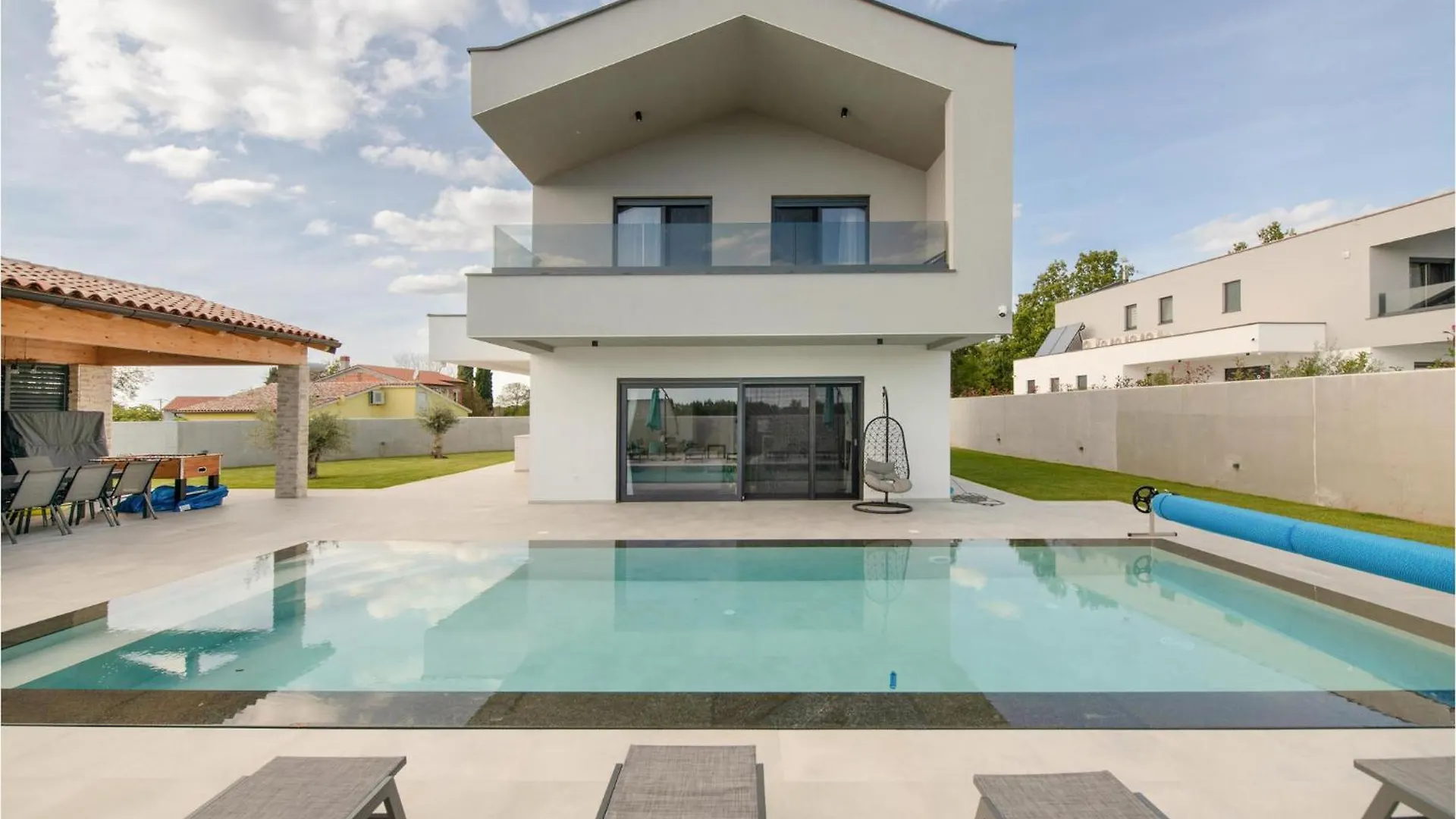Holiday home 4 Bedroom Beautiful Home In Rebici