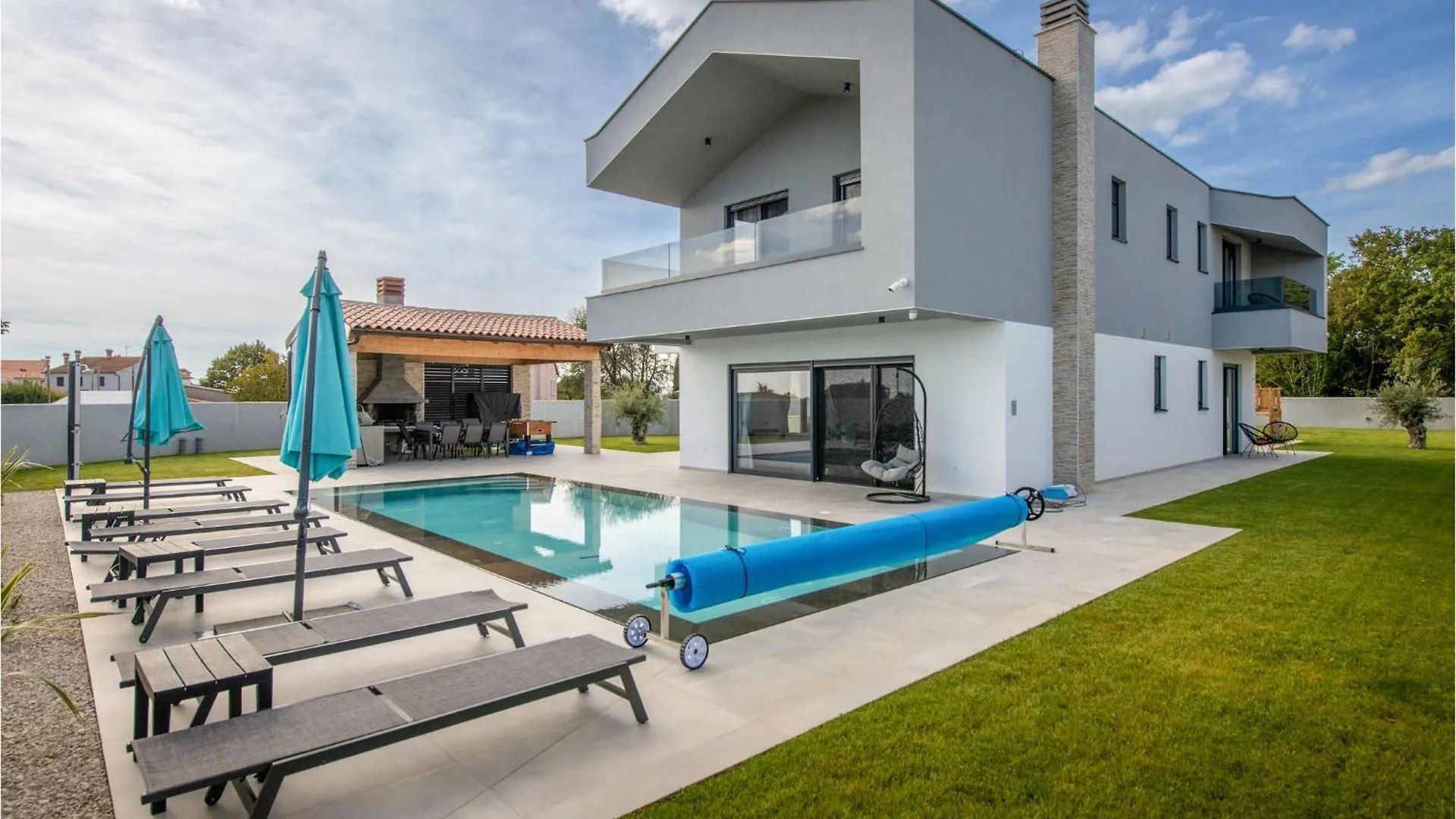 4 Bedroom Beautiful Home In Rebici