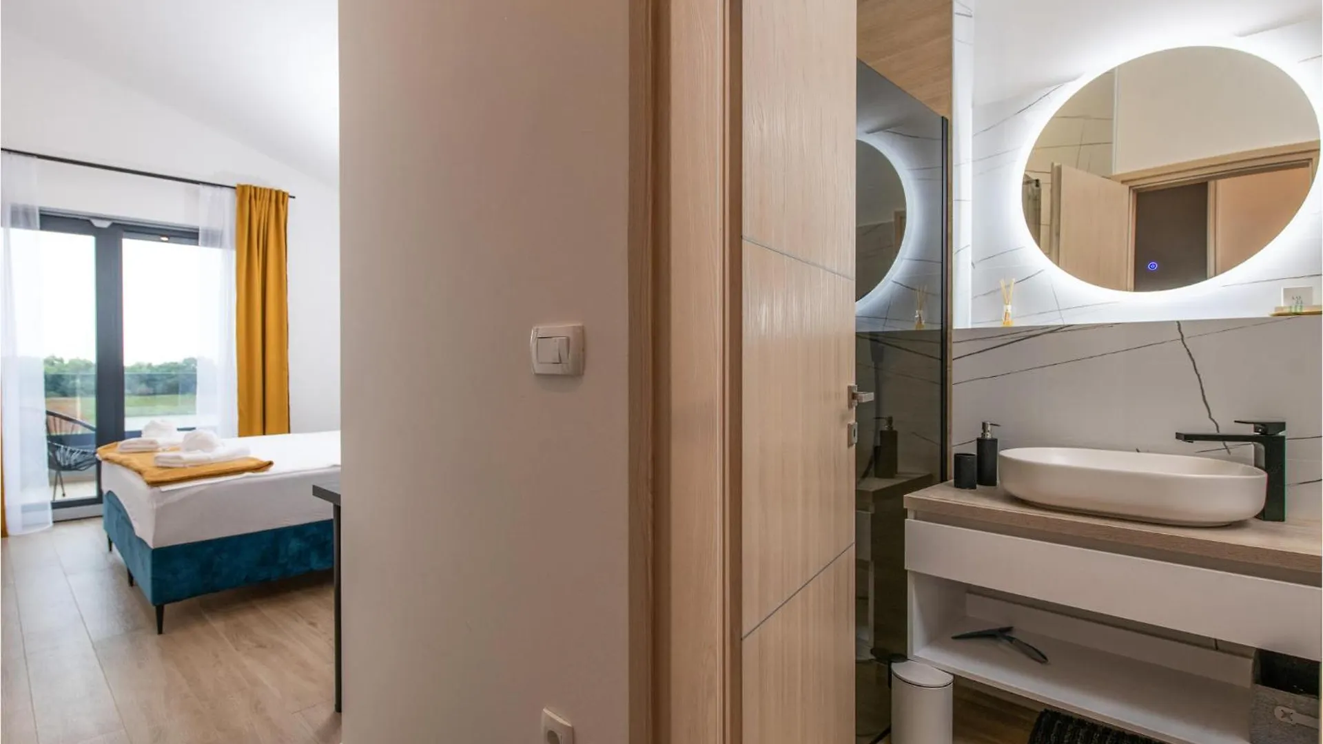 4 Bedroom Beautiful Home In Rebici 0*,