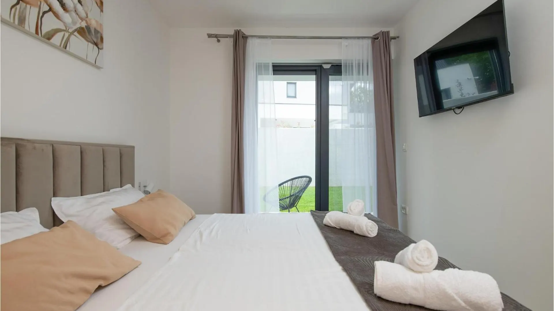 4 Bedroom Beautiful Home In Rebici Croatia
